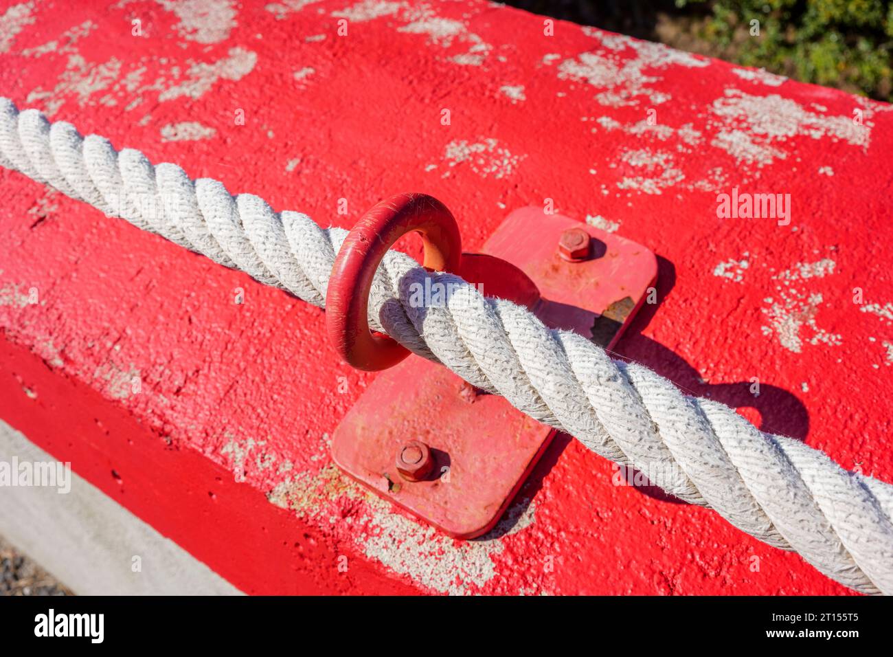 Marine rope knot on red fishing boat Stock Photo Alamy
