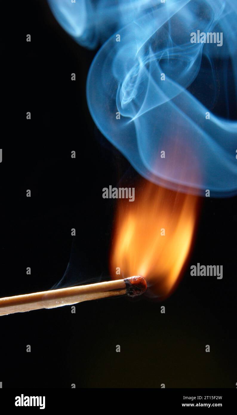 Lighting cigarette match hires stock photography and images Alamy