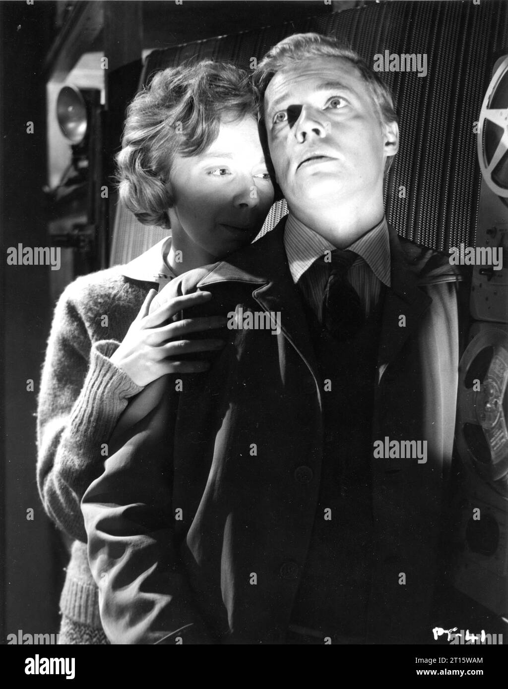 ANNA MASSEY and CARL BOEHM in a scene from PEEPING TOM 1960 Director MICHAEL POWELL Story LEO MARKS Cinematographer OTTO HELLER Anglo Amalgamated Film Distributors Stock Photo