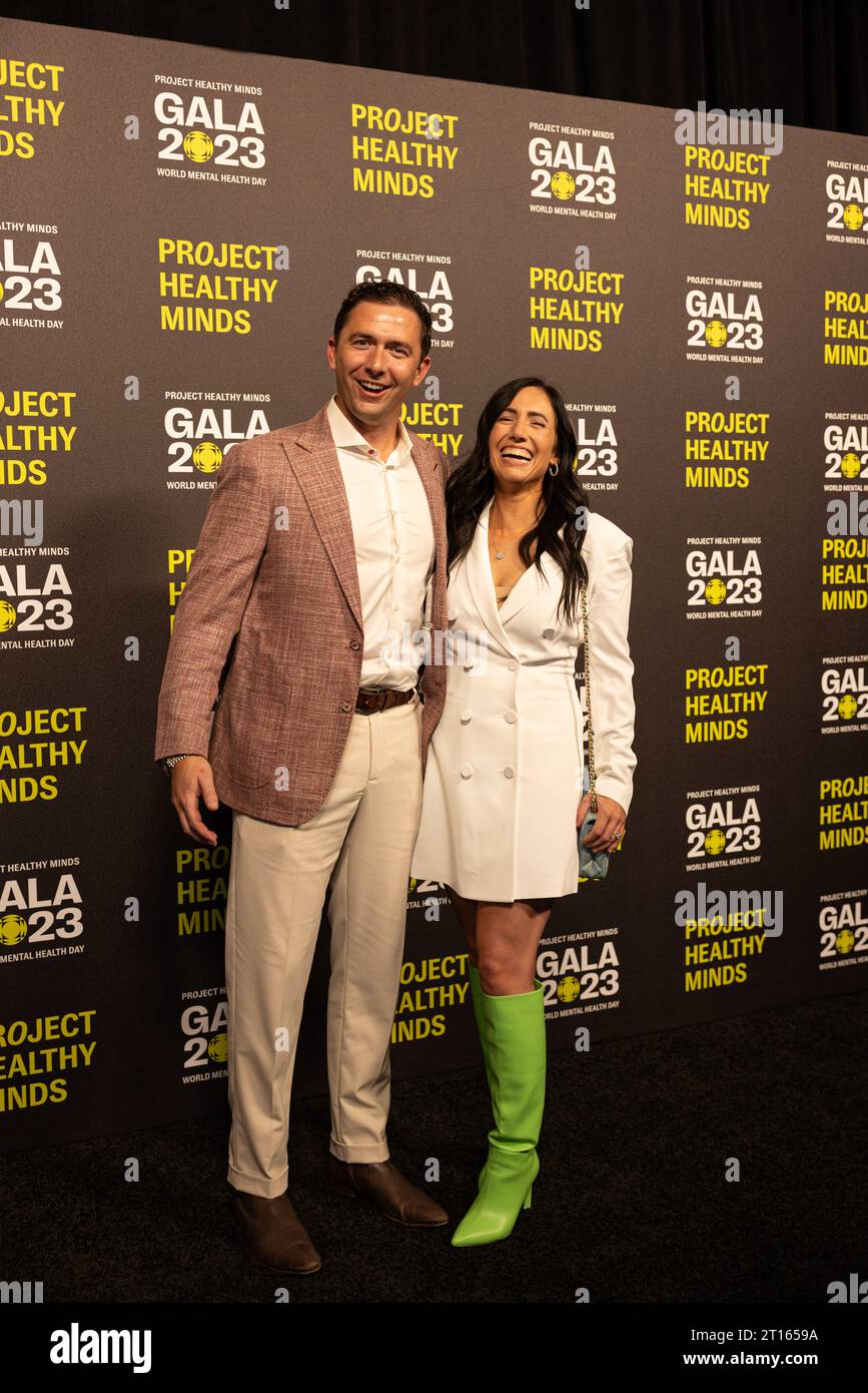 Carlie Irsay-Gordon y los abrazos en los Colts, image size:867x1390