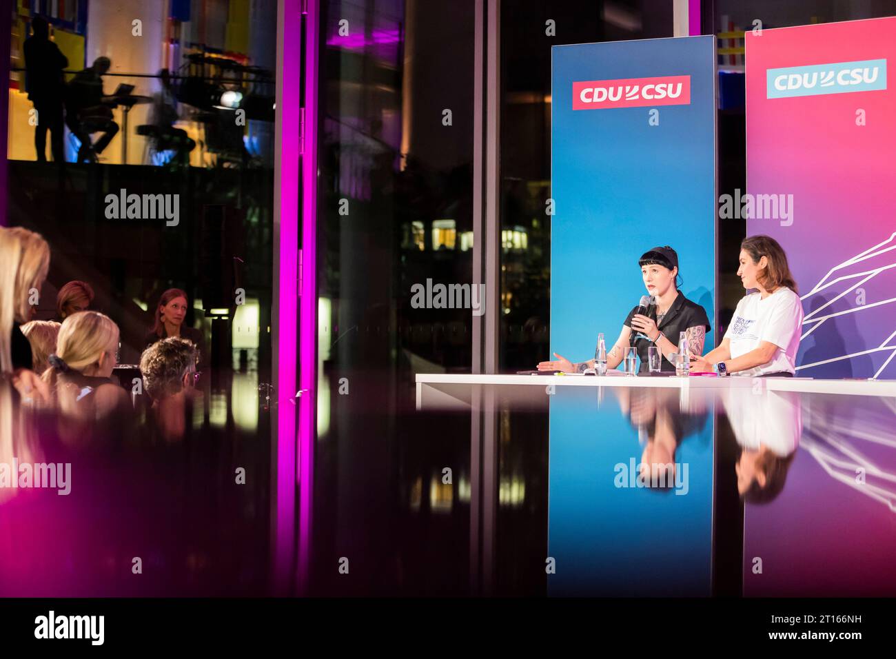 Shelby Rammstein Berlin, Germany. 11th Oct, 2023. Shelby Lynn (M), who started a debate ...
