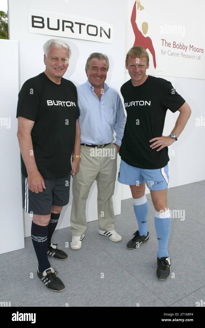 Bobby Robson, Terry Venables & Stuart Pearce at Burton charity football tournament at Bisham Abbey training ground on 6/6/2004 Stock Photo