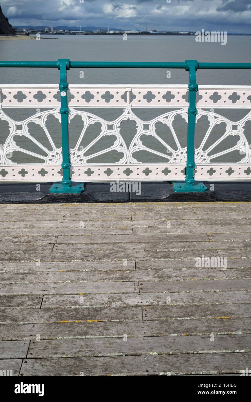 Cast iron railings hi-res stock photography and images - Page 3 - Alamy