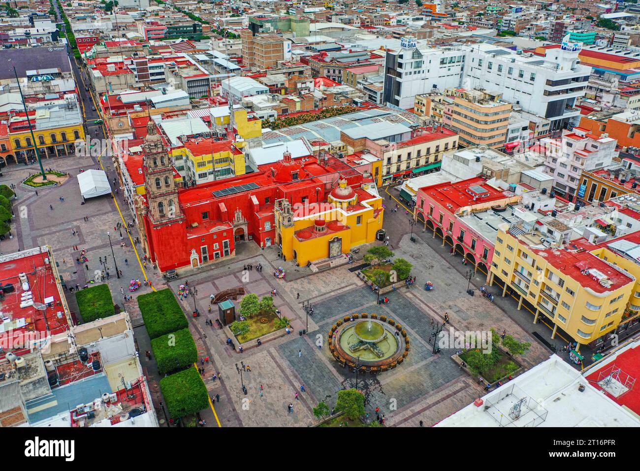 Fountain of the Lions, Parroquia del Sagrario, main square and garden ...