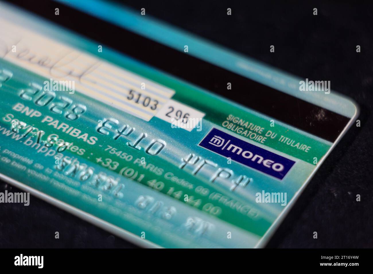 picture of an old french banking card with the logo of moneo moneo sometimes branded as mono is an electronic purse system available on french ban 2T16Y4W