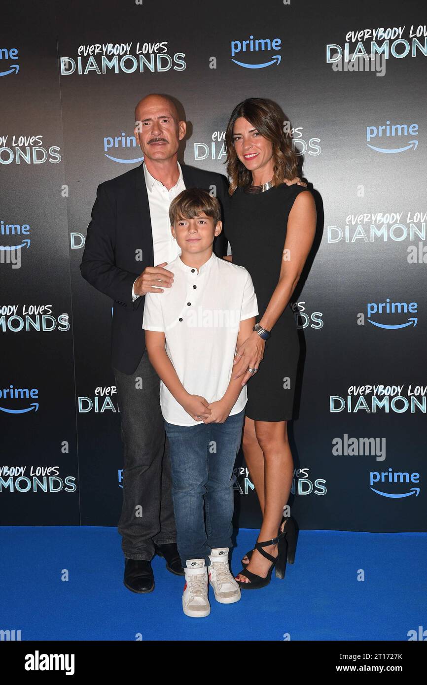Rome, Italy. 11th Oct, 2023. Rome, Cinema Barberini Premiere of the new Prime Video series 'Everybody Loves Diamonds', In the photo: Gianmarco Tognazzi with Valeria Pintore and son Credit: Independent Photo Agency/Alamy Live News Stock Photo