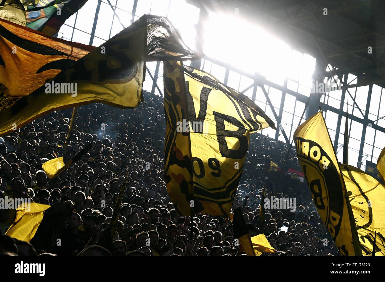 Bundesliga, Signal Iduna Park Dortmund: Borussia Dortmund vs FC Union Berlin; BVB supporters Stock Photo