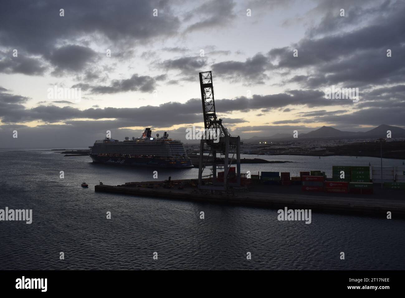 Cruise ship at night in harbour Stock Photo - Alamy