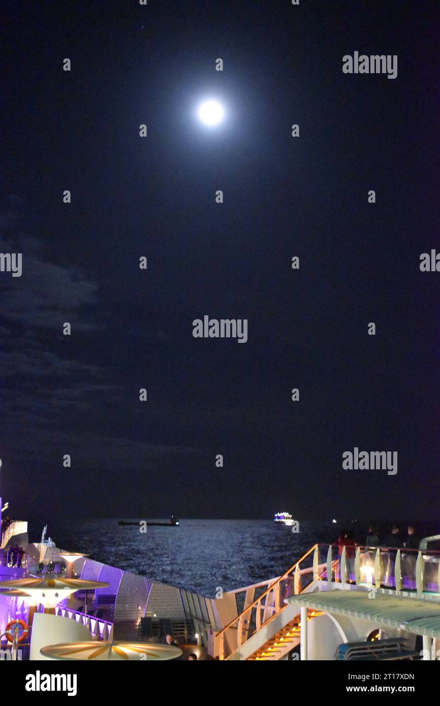 Cruise ship at night in harbour Stock Photo - Alamy