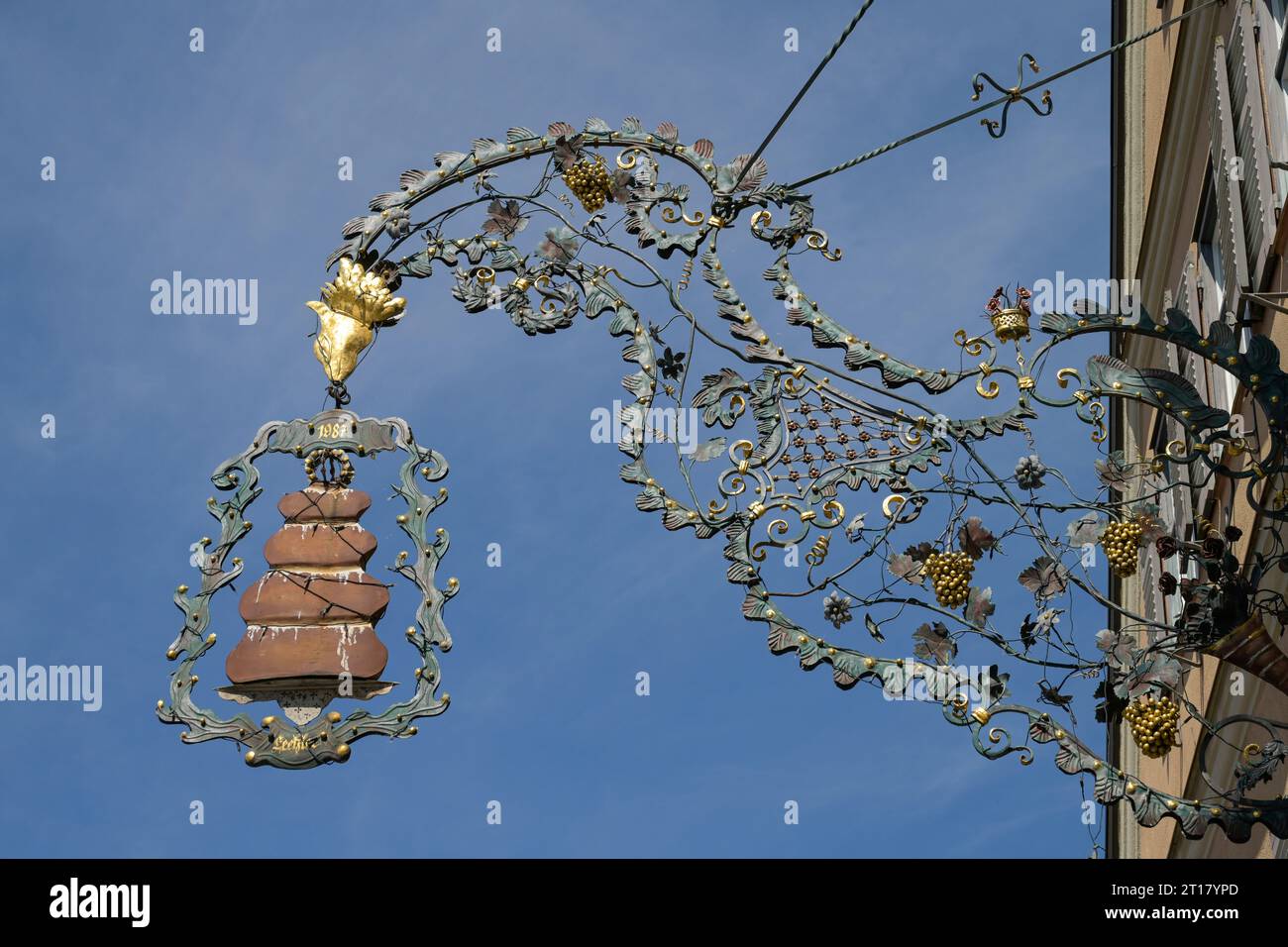 Aushängeschild, Bäckerei, Kuchen, Altstadt, Dinkelsbühl, Franken, Bayern, Deutschland Stock Photo