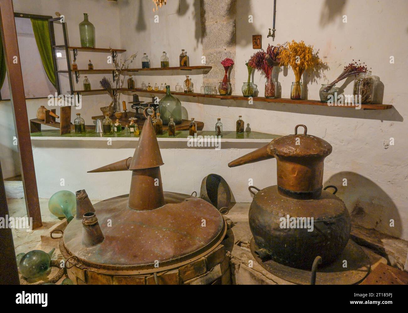 Parfum Destillation, Herrenhaus Museum Landgut La Granja, Mallorca, Spanien Stock Photo
