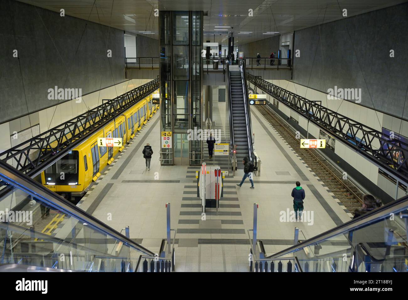 U 5, U-Bahnhof Hauptbahnhof, Mitte, Berlin, Deutschland Stock Photo