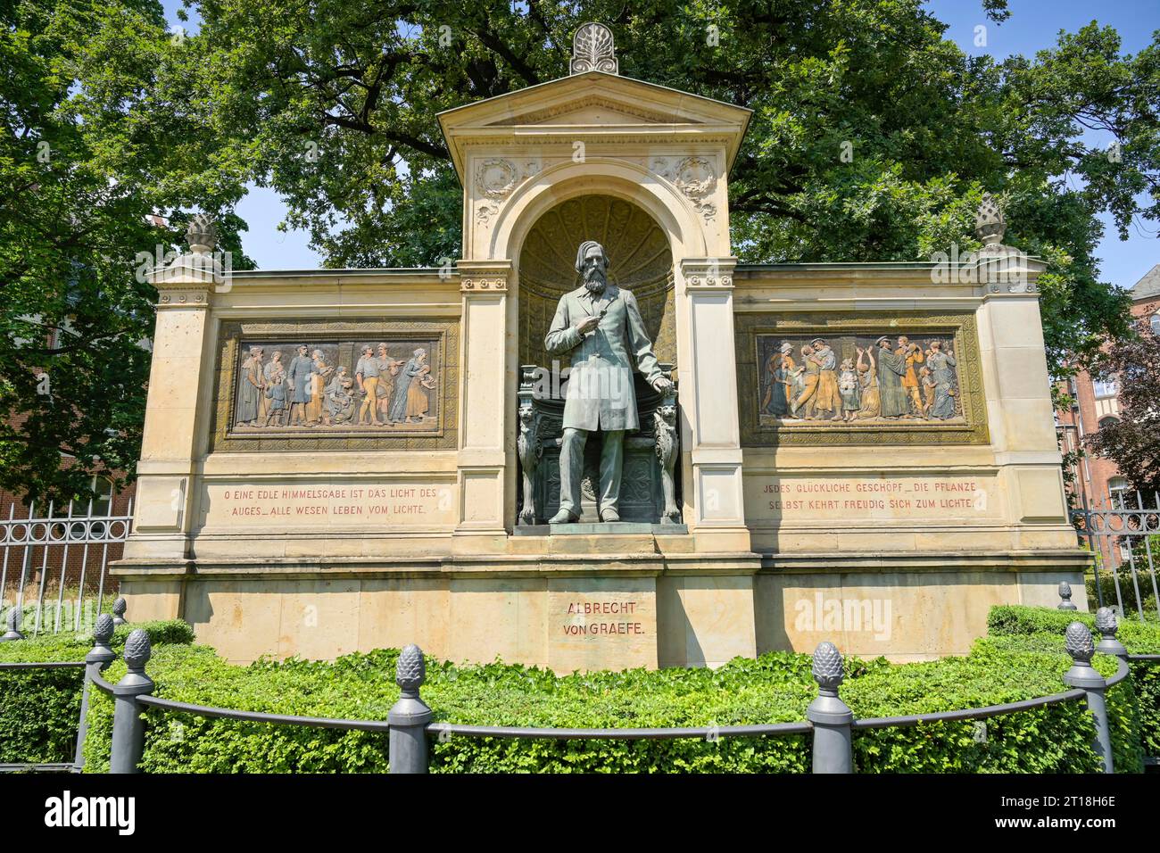 Denkmal, Albrecht von Graefe, Luisenstraße, Mitte, Berlin, Deutschland *** Local Caption *** , Berlin, Deutschland Stock Photo