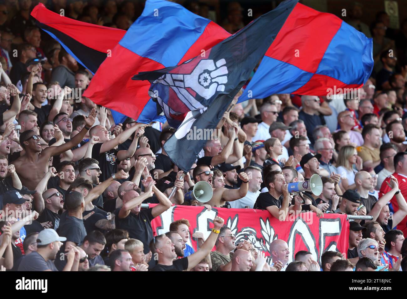 Crystal Palace fans Holmesdale Fanatics. Crystal Palace v