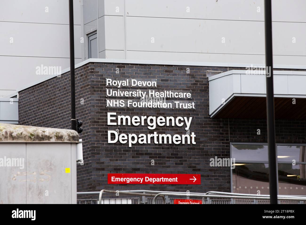 Emergency Department building entrance for Royal Devon & Exeter Hospital Stock Photo