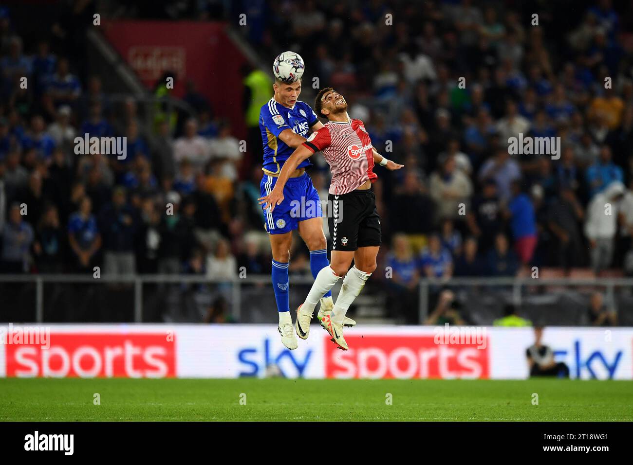Callum Doyle of Leicester City and Che Adams of Southampton -  Southampton v Leicester City, Sky Bet Championship, St Mary's Stadium, Southampton, UK - 15th September 2023 Editorial Use Only - DataCo restrictions apply Stock Photo