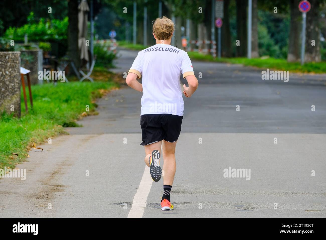 Laufschuhe hi-res stock photography and images - Page 2 - Alamy
