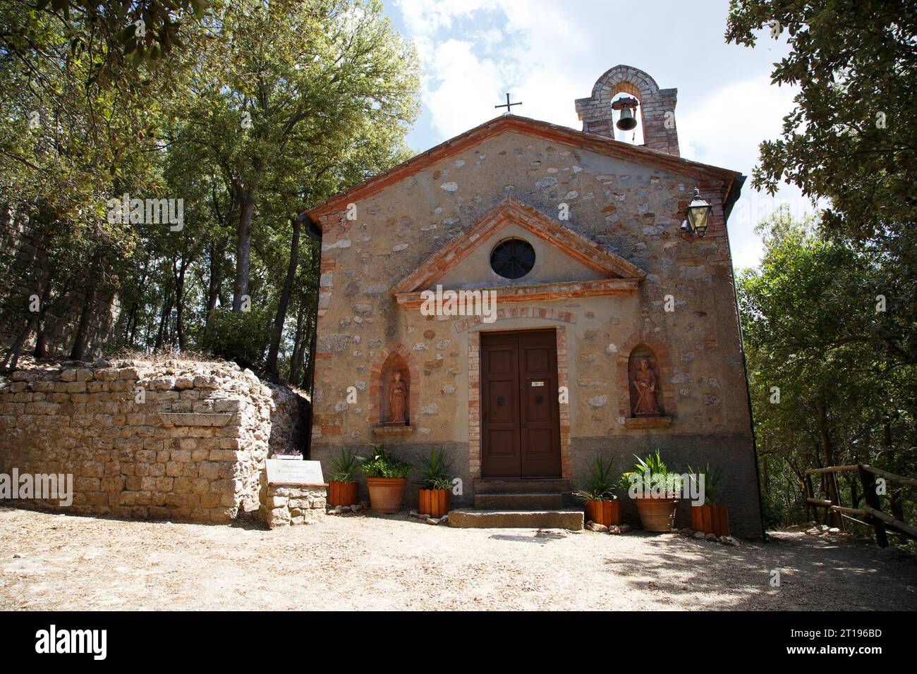 little chapel in tuscany near san vivaldo Santuario della pietrina Stock Photo