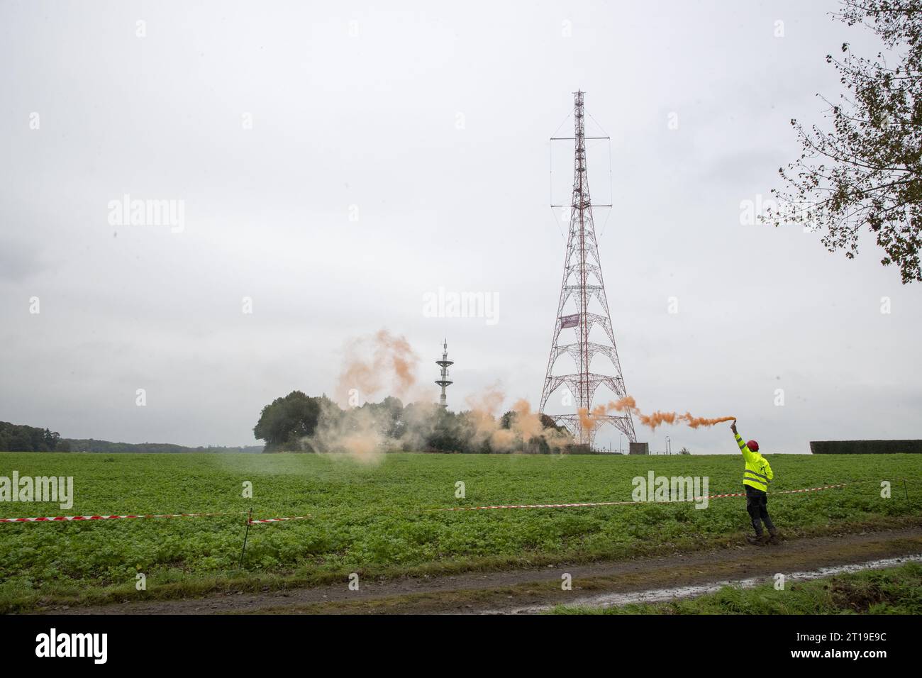 Illustration picture shows the first attempt of the explosive demolition of a former NATO antenna in Court-Saint-Etienne, Thursday 12 October 2023. This NATO antenna is located in a particularly sensitive area including: a high pressure gas pipe, a antenna of the Astrid network as well as a drinking water tank. Higher than the Atomium, it measures 162 m high. Dating from the 1950s, this tower was equipped with NATO protection and detection radars. Technologies like satellites have made it obsolete. BELGA PHOTO NICOLAS MAETERLINCK Stock Photo