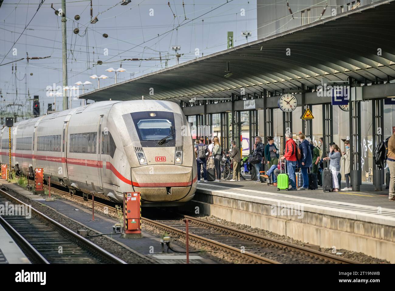 ICE, Hauptbahnhof, Frankfurt am Main, Hessen, Deutschland Stock Photo Alamy