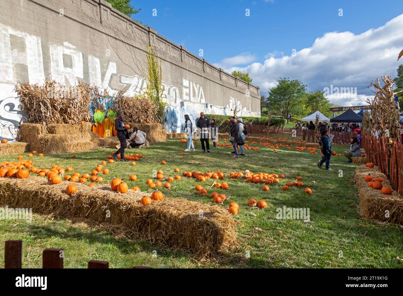 Detroit, Michigan - Thousands attended the Detroit Harvest Fest & Food Truck Rally. Sponsored by the Detroit Riverfront Conservancy, the two-day event Stock Photo