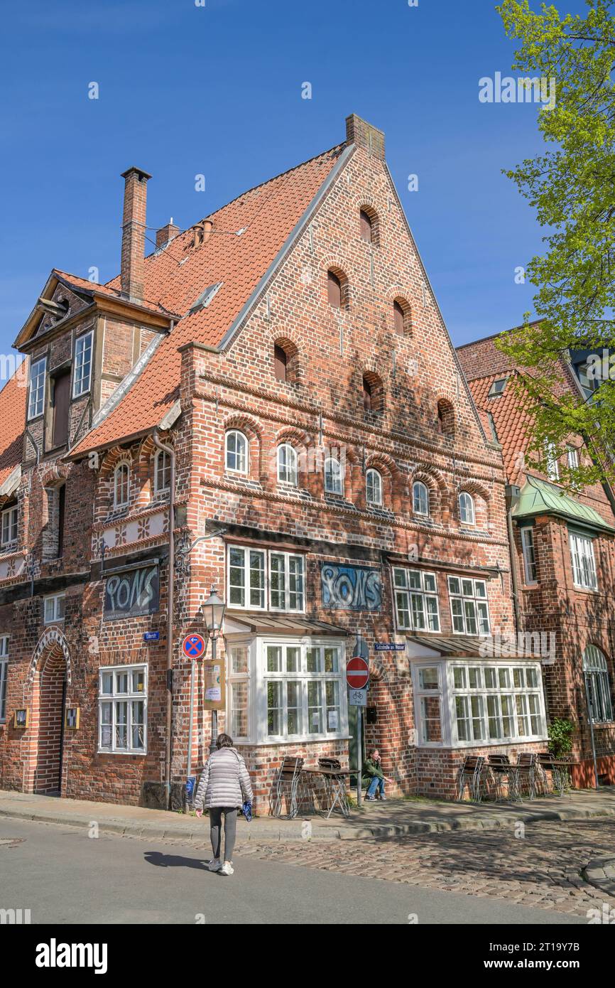 Restaurant Pons, Salzstraße am Wasser, Lüneburg, Niedersachsen, Deutschland Stock Photo