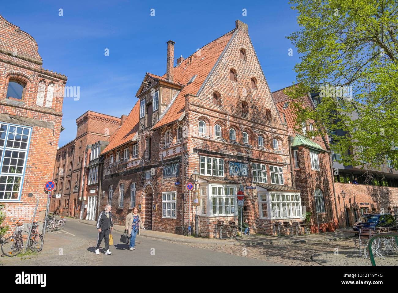 Restaurant Pons, Salzstraße am Wasser, Lüneburg, Niedersachsen, Deutschland Stock Photo