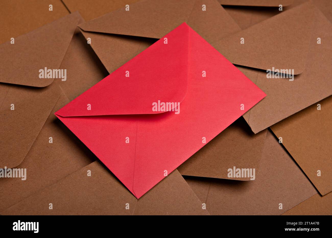 kraft and red paper envelopes close up, mockup Stock Photo - Alamy