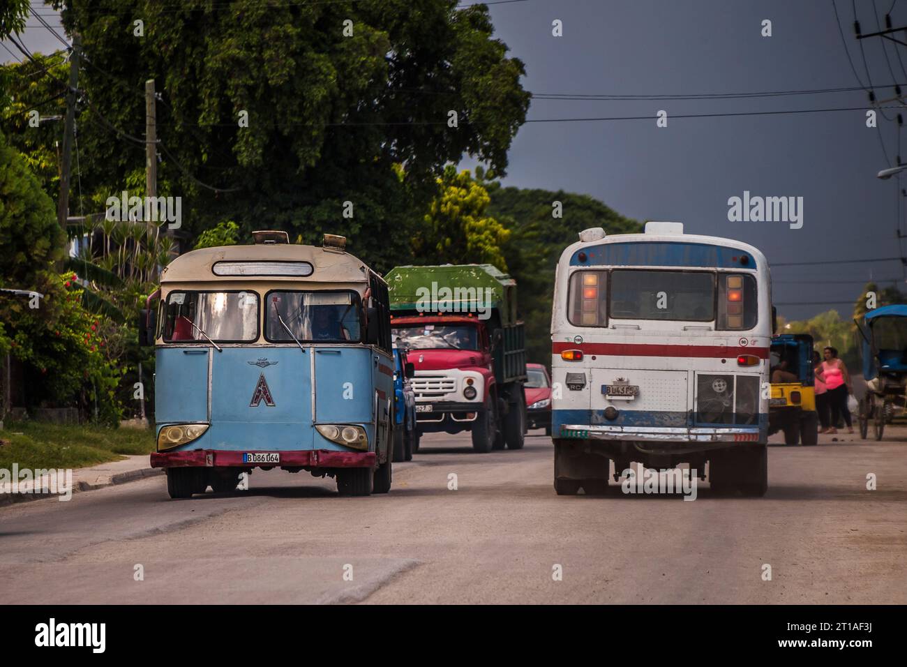 23.09.2022. Cuba, Guantanamo. Two classics - Hino from Japan and LAZ-695 from USSR. Stock Photo