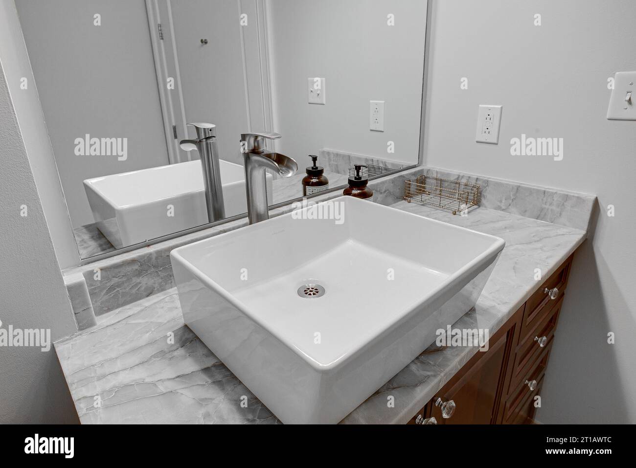 Why More People Are Choosing Luxury Apartments - Urban Luxury Apartments With Marble Countertops