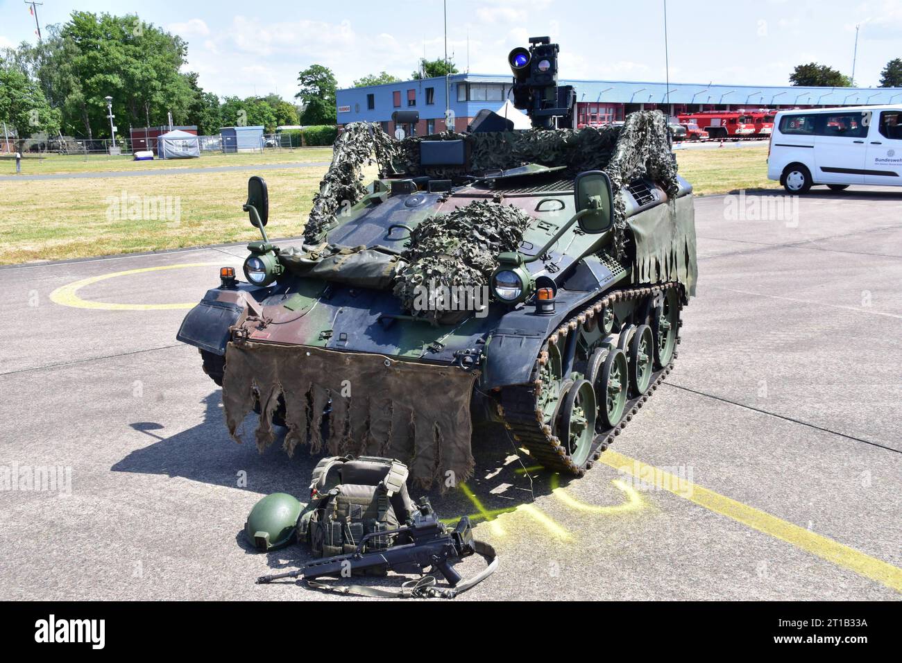 Waffenträger Wiesel Mit Mells Beim Tag Der Bundeswehr Der Waffenträger Wiesel In Seiner Neuesten 4868