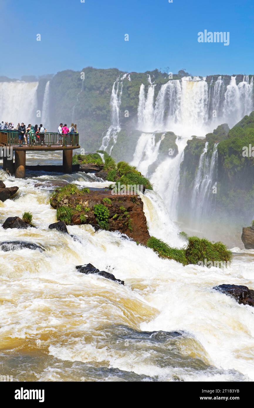 Viewing platform in the Devil's Gulch or Garganta do Diabo, Iguazu Waterfalls or Cataratas do Iguacu, State of Parana, Brazil Stock Photo