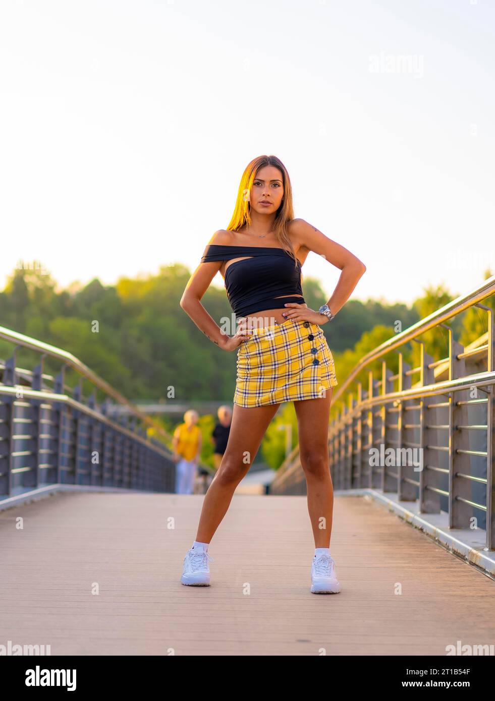 Woman in tight skirt walking hi-res stock photography and images - Alamy