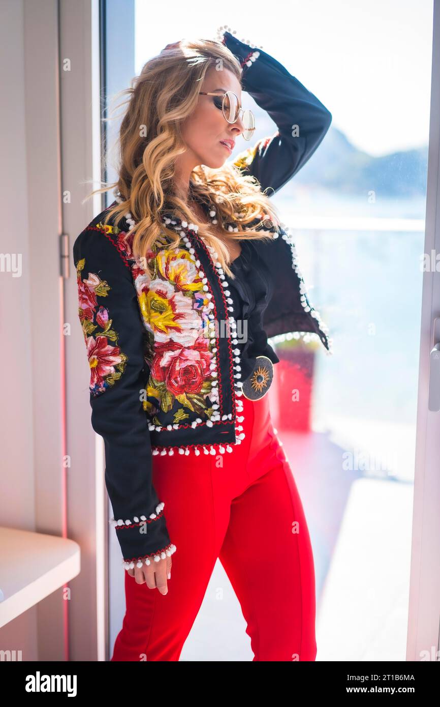 Woman luxury interior fashion hi-res stock photography and images - Alamy