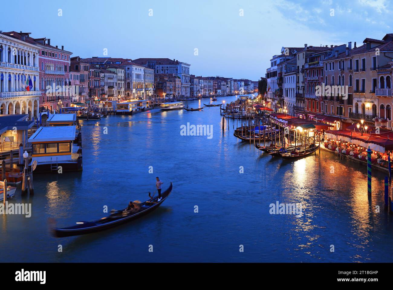 Gondola poles hi-res stock photography and images - Alamy