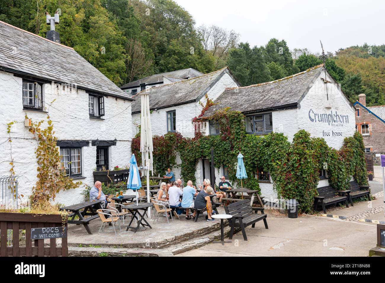 Crumplehorn inn polperro hi-res stock photography and images