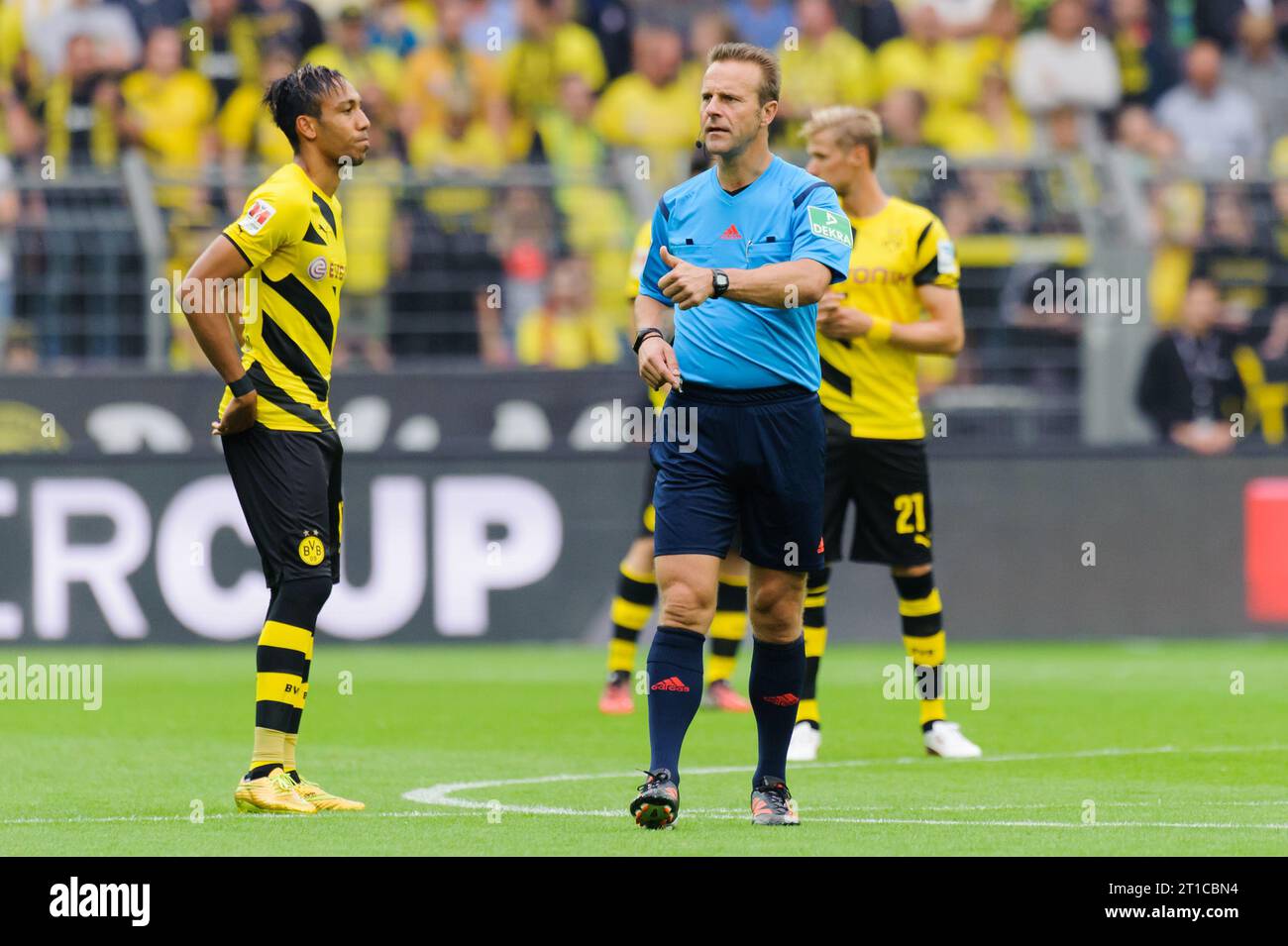 Peer Gagelmann Schiedsrichter Fussball DFL Supercup in Dortmund, Deutschland am 13.08.2014 Stock Photo