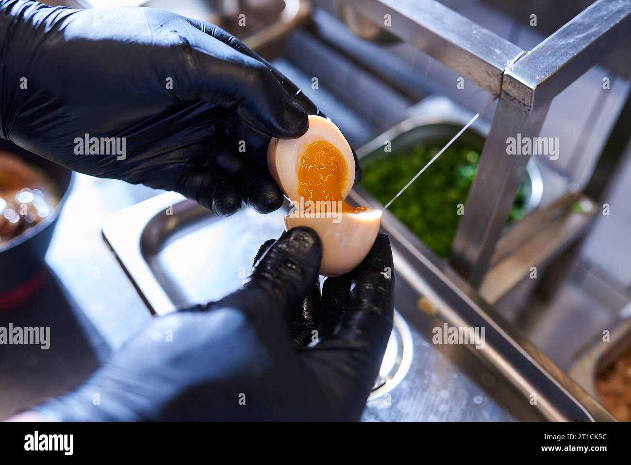 Japanese noodle making hi-res stock photography and images - Alamy