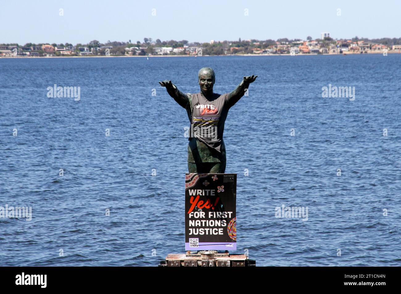 Perth, Australia - October 13, 2023 The Eliza is a bronze sculpture in Perth, Western Australia, has had vote yes poster and t-shirt placed on it ahead of the Aboriginal and Torres Strait Islander Voice referendum. On Saturday, 14 October 2023, Australians will have their say in a referendum about whether to change the Constitution as voters will be asked to vote ‘yes’ or ‘no’ on a single question. The question on the ballot paper will be: “A Proposed Law: to alter the Constitution to recognise the First Peoples of Australia by establishing an Aboriginal and Torres Strait Islander Voice. Do yo Stock Photo