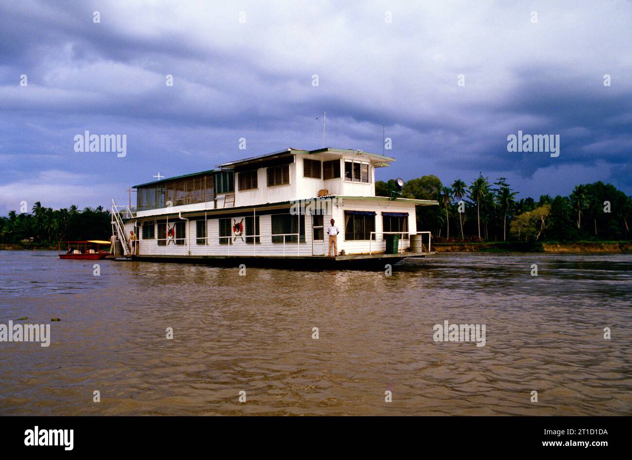 Papua New Guinea. Sepik River houseboat. 1980's Stock Photo Alamy