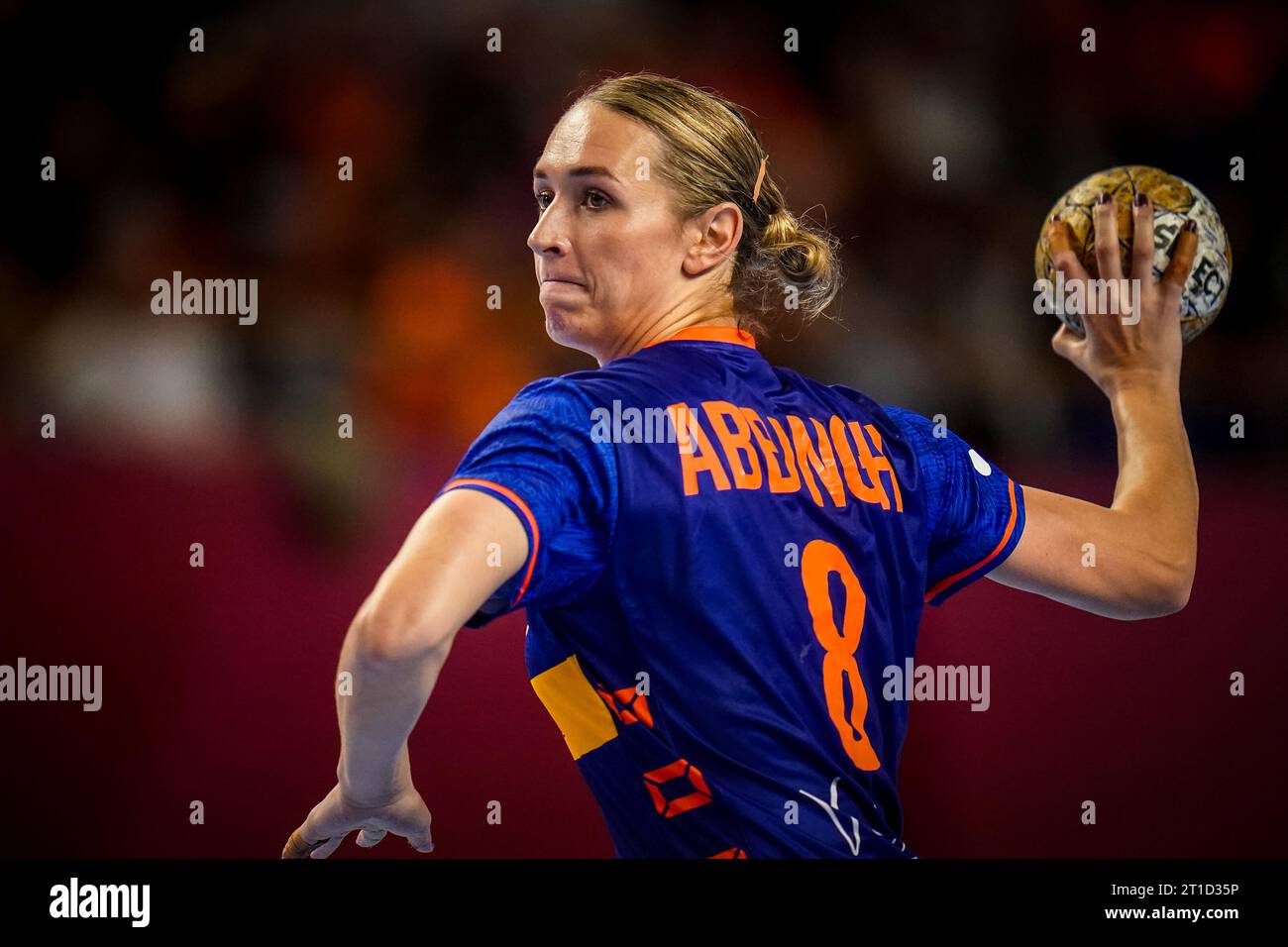 Almere, Netherlands. 12th Oct, 2023. ALMERE, NETHERLANDS - OCTOBER 12: Lois Abbingh of the Netherlands shoots during the Women's EHF Euro 2024 Qualifiying match between Netherlands and Portugal at Topsportcentrum Almere on October 12, 2023 in Almere, Netherlands (Photo by Rene Nijhuis/BSR Agency) NOCNSF Credit: BSR Agency/Alamy Live News Stock Photo