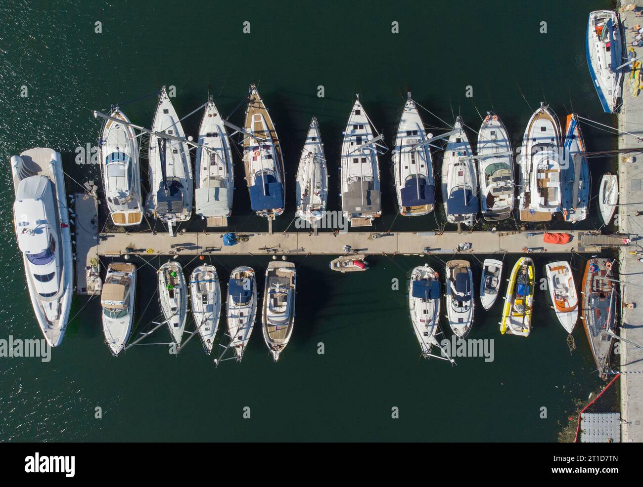 Aerial top view of a lot of yachts and boats moored in marina Stock ...