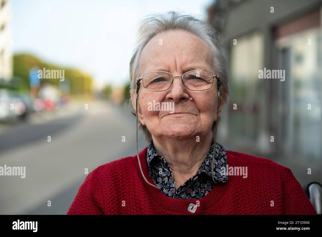 Headshot of an 85 yo white pensionner woman, Tienen, Flanders, Belgium Stock Photo