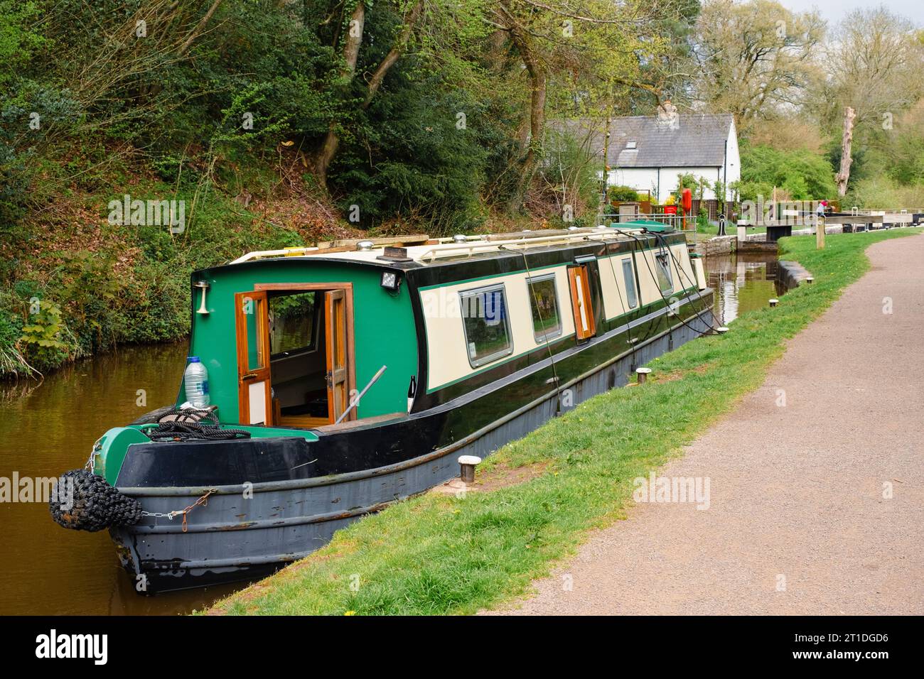 Canalboat moored at Brynich Lock on Monmouthshire and Brecon Canal in Brecon Beacons National Park. Brecon (Aberhonddu), Powys, Wales, UK, Britain Stock Photo