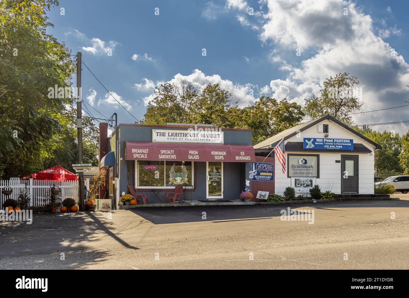 Store front canopy hires stock photography and images Alamy