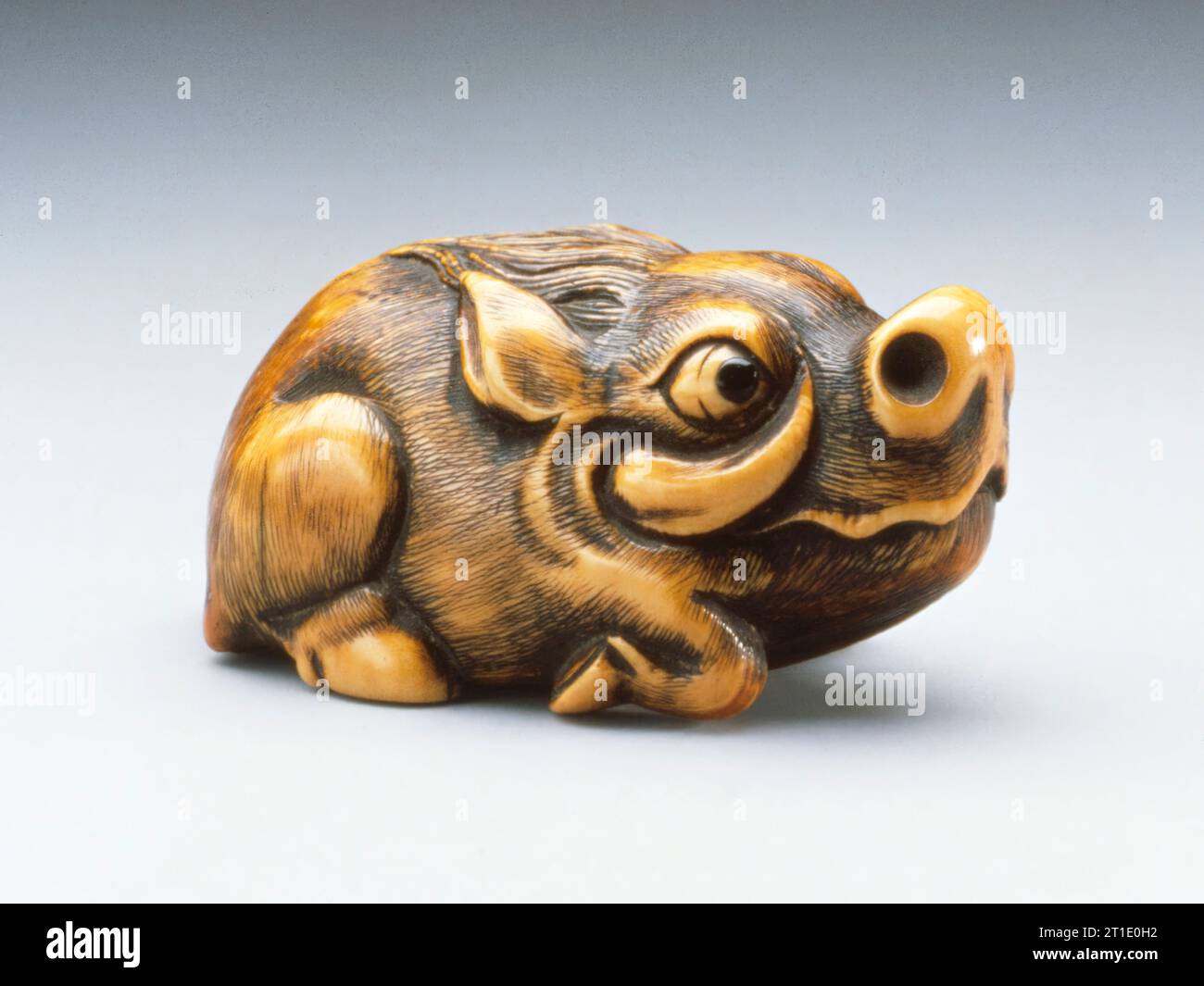 Carved ivory tusk japanese hi-res stock photography and images - Alamy