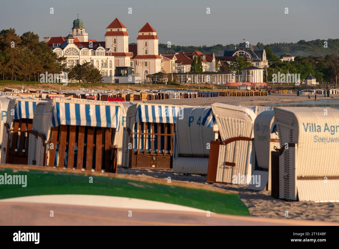 Beach chairs, Kurhaus Binz behind, Rügen Island, Mecklenburg-Western Pomerania, Germany Stock Photo