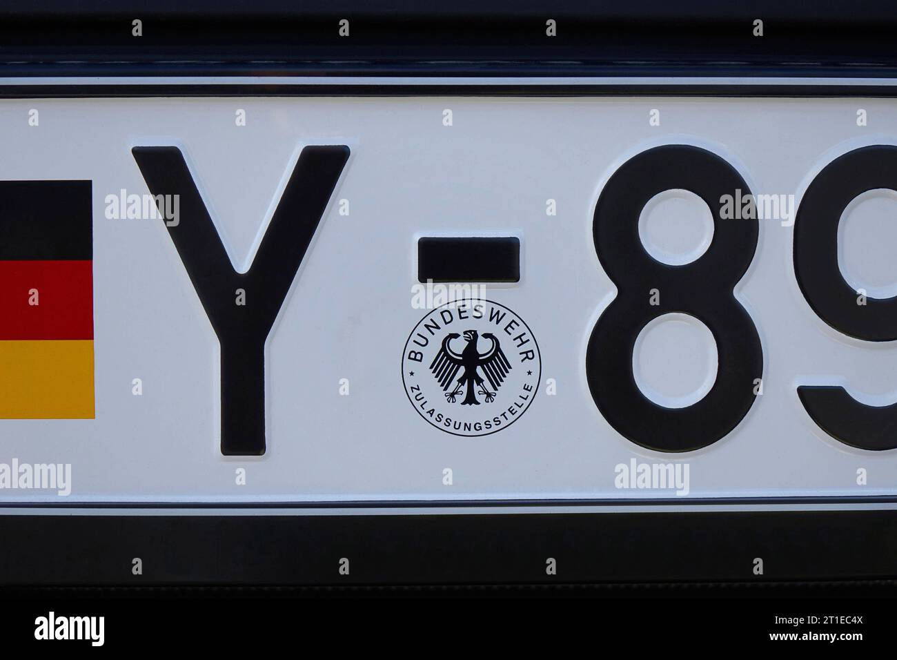 Autokennzeichen der Bundeswehr Autokennzeichen der Bundeswehr, 23.09.2023, Beelitz, Brandenburg, Alle Fahrzeuge der Bundeswehr sind mit einem Ypsilon versehen. *** German Armed Forces license plates German Armed Forces license plates, 23 09 2023, Beelitz, Brandenburg, All vehicles of the German Armed Forces are provided with a Ypsilon Credit: Imago/Alamy Live News Stock Photo