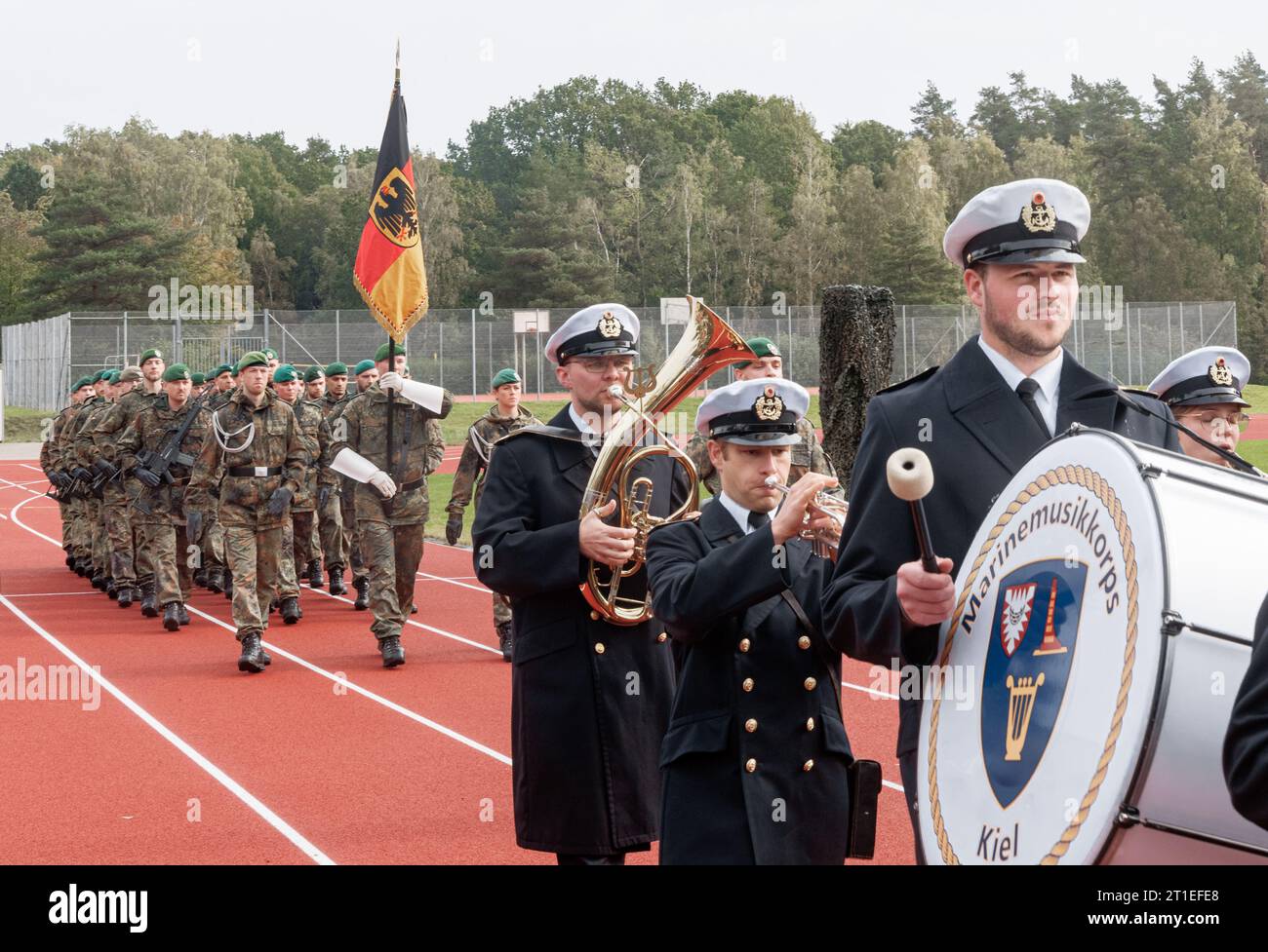 Hagenow, Germany. 13th Oct, 2023. The honor formation with music corps