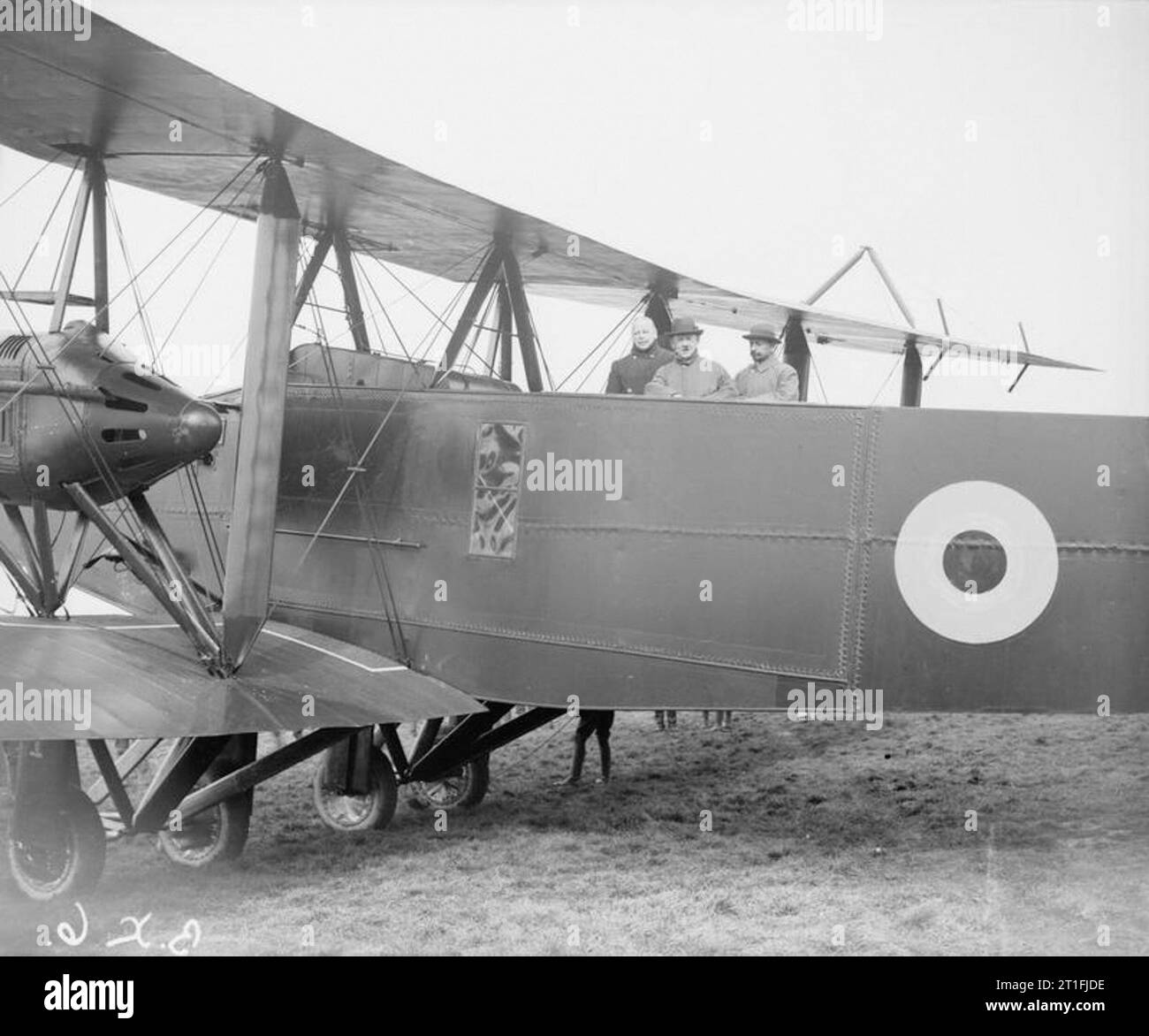 Indian Newspaper Editors in a twinengine Handley Page bomber, Hendon